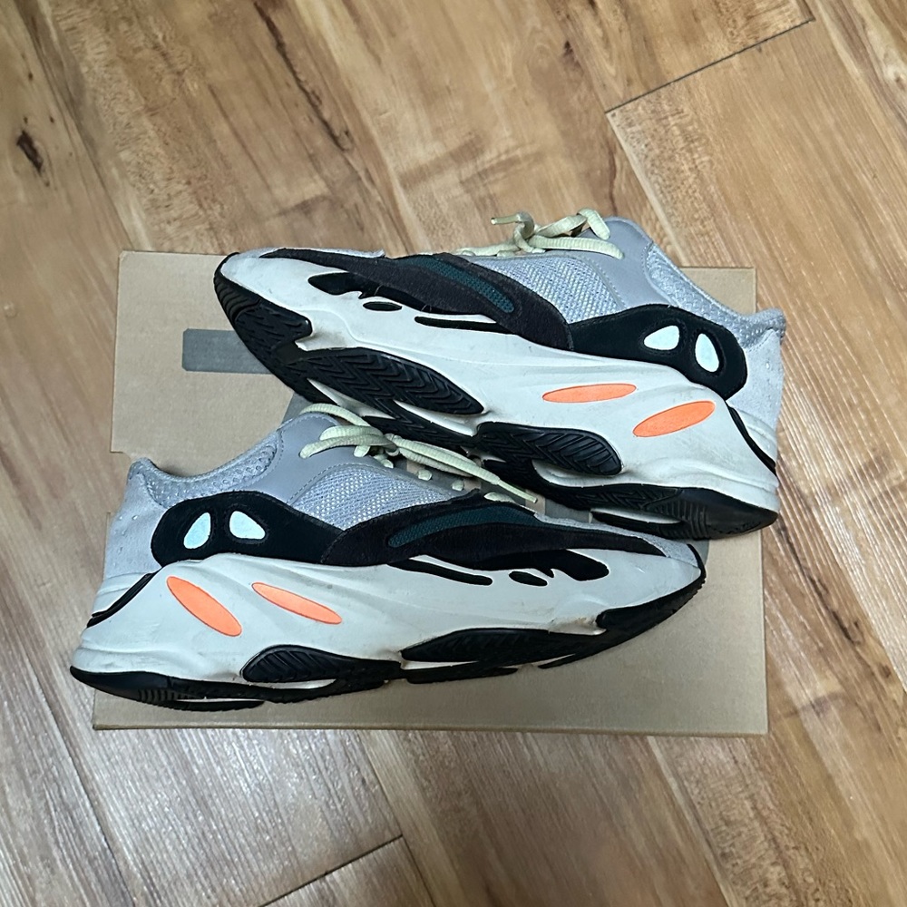 Yeezy Boost 700 Wave Runner 2017